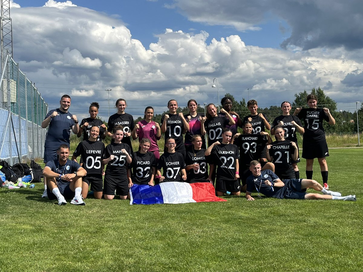 🇸🇪 GOTHIA CUP 🇸🇪 

Un premier match et une entrée réussie dans la compétition. Nous prenons la 🥇 place du groupe grâce à un énorme succès (16-0) face à une équipe locale. 
Place au repos avant notre second match qui s’annonce plus relevé contre à une académie anglaise !