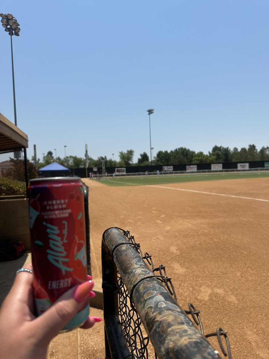 Day 1 in the books @ San Diego World Series with Triple Crown!

Loving this San Diego Weather🤩

Ready to find some good talent this week 👀👀

#rollmets
