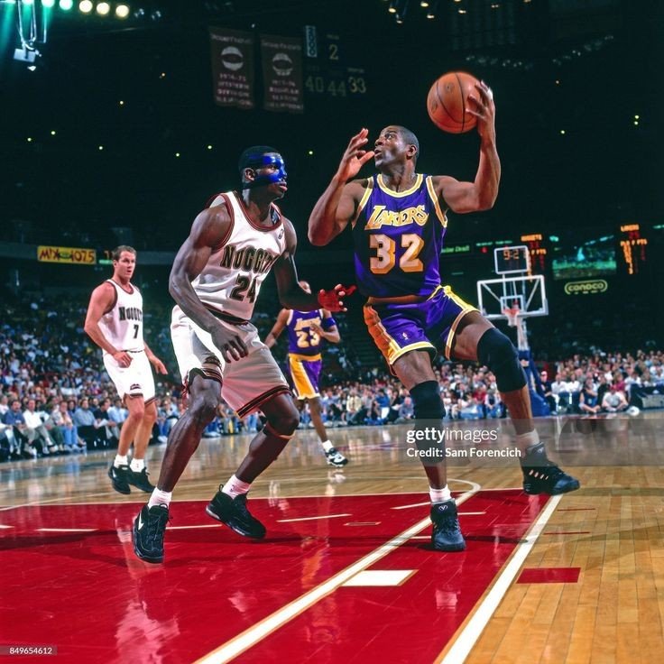 royal84983's tweet image. By Far The Greatest PG To Ever Play. 1979-91 Only 12 seasons, 12. Only comparable resume to Magic's dominance is Jordan's & Russell's. 1st 6 Seasons he LEAD LA to 3 titles in 5 tries. In 1987 he was the 1st guard to win MVP again since 1964. Respect @MagicJohnson