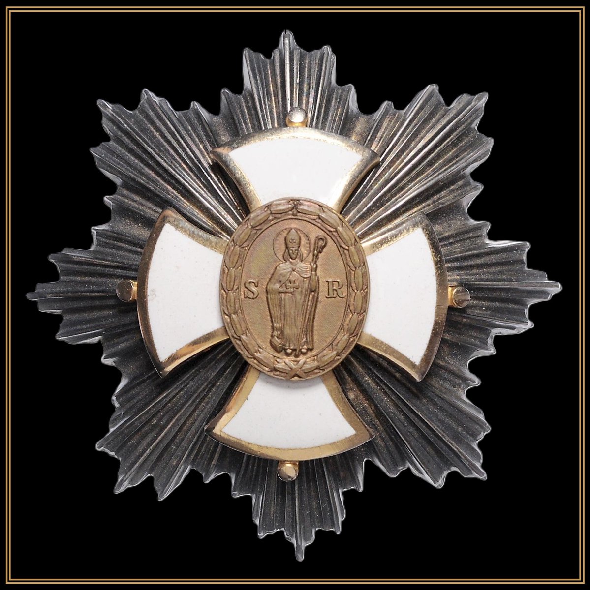 OrderofStRupert's tweet image. Knights Breast Star of the Order of Saint Rupert of Salzburg. OrderofSaintRupertofSalzburg.com
