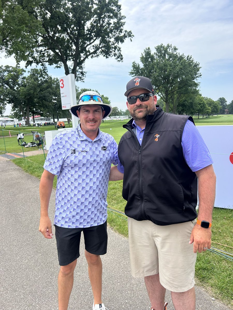 apope18's tweet photo. @Joel_Dahmen you need a caddie…Im ready. Plus I have the hookup at a sick place in Seattle for the hawks games. 😂😎Let’s do this 💪🏼 https://t.co/9n83iDVXRV