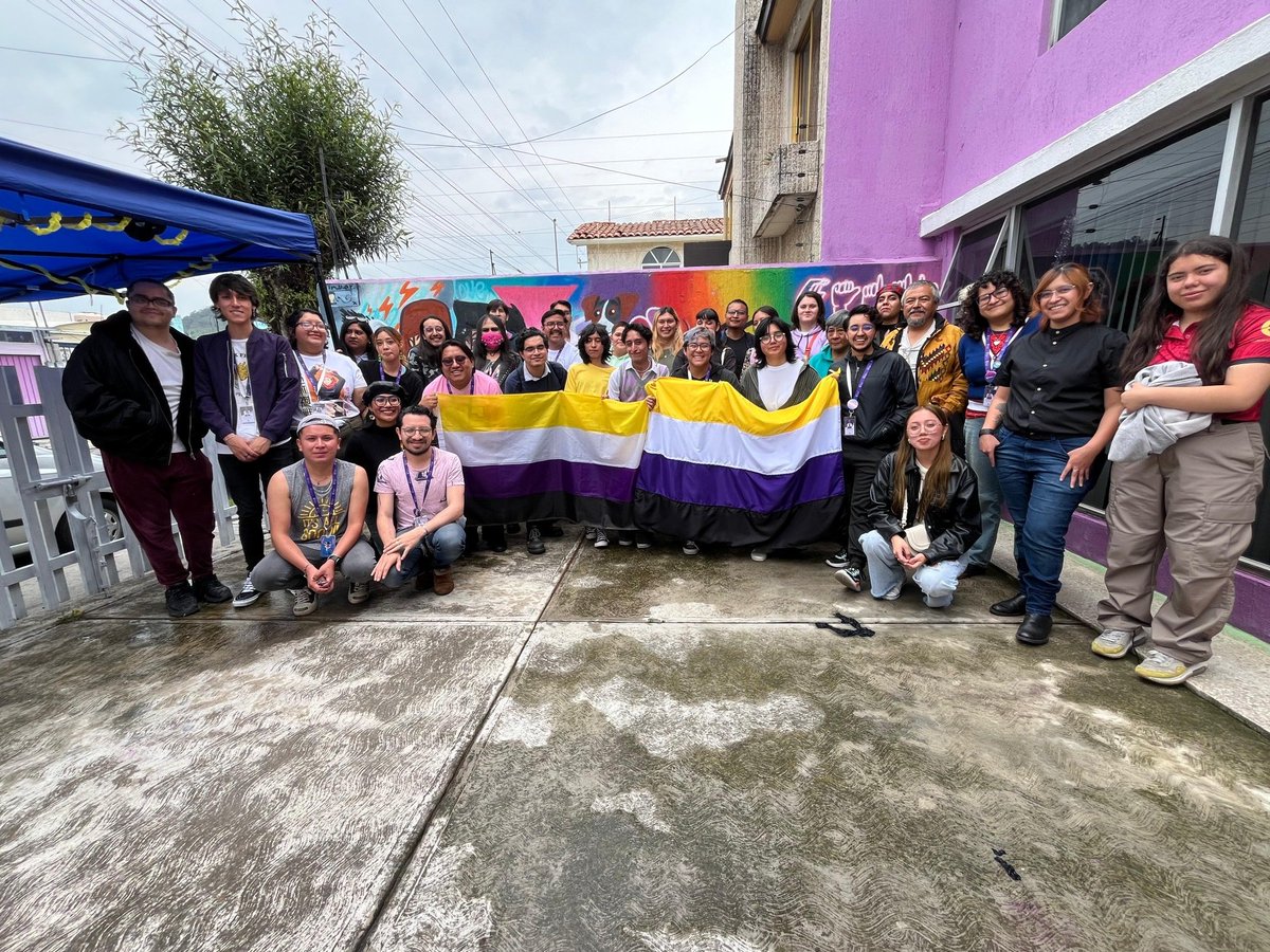 FueraCloset_AC's tweet image. Este fin de semana, llevamos a cabo nuestra Primera Jornada de #VisibilidadNoBinaria en #Calli, primer centro comunitario para personas #LGBTTTIQ+ en el Valle de Toluca.💛🤍💜🖤