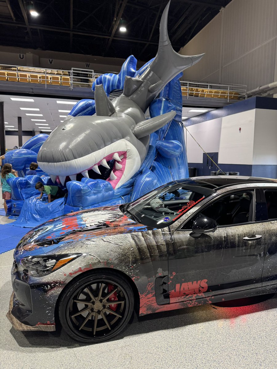 ByronSaxton's tweet image. One of my favorite events of the year.
Thank you @Shark_Con for having me and for helping to present @Dr_Yannis
with the 2025 SharkCon Championship!
Such an educational and highly entertaining experience every year.