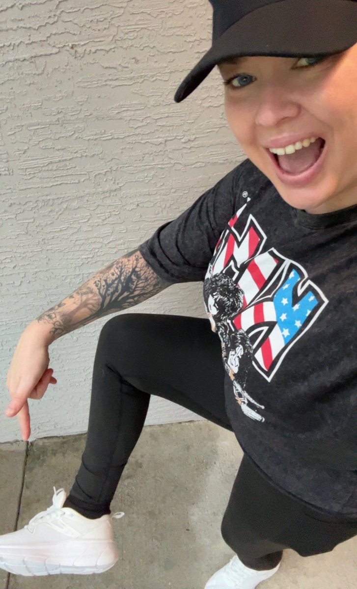 Was motivated to go run.. got home and realized I don’t even own sneakers… Officially rockin new kicks, as the cool kids say! Thanks Family Dollar 🤣 Oh and that workout whooped my ass 🥵