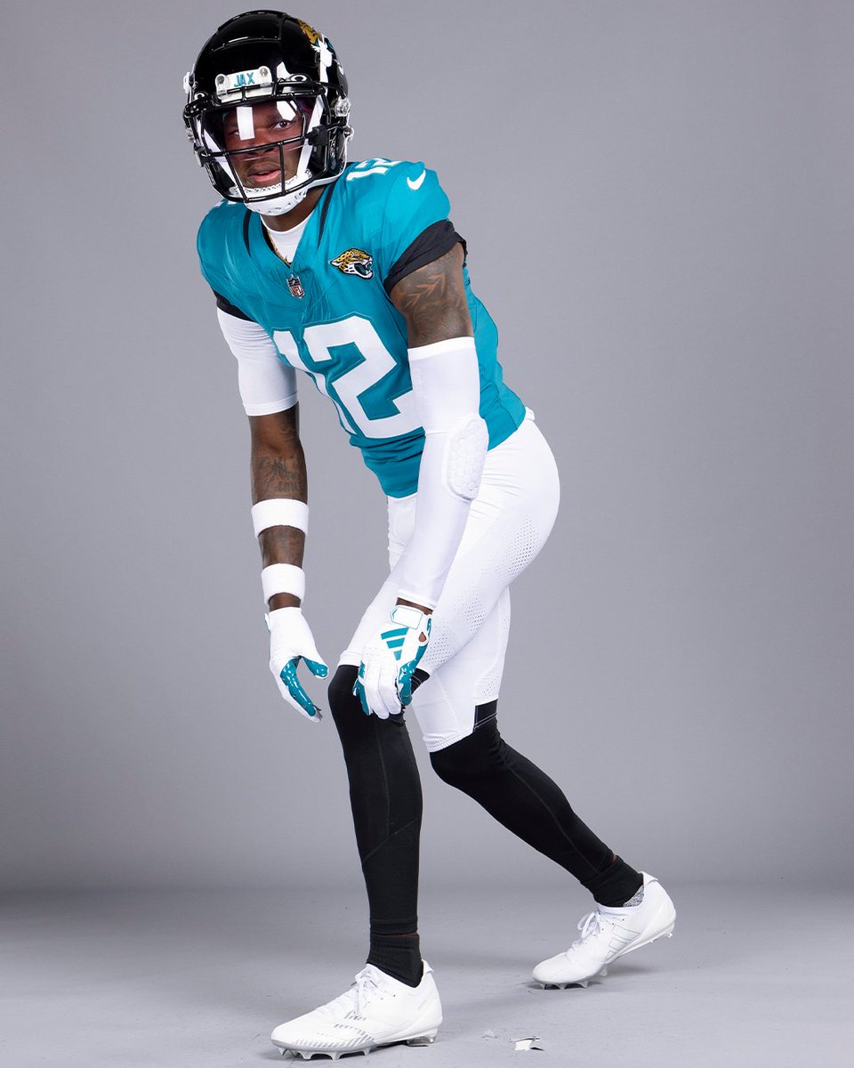 Travis Hunter in his new threads 🔥

<a href="/TravisHunterJr/">Travis Hunter</a> | <a href="/Jaguars/">Jacksonville Jaguars</a>