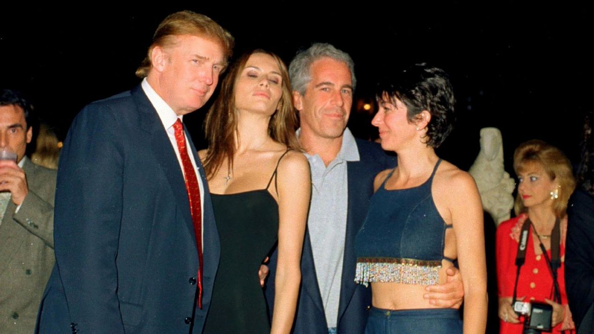 Doodelay's tweet image. Trump, Melania, Epstein, and Epstein's convicted wife just hanging around in year 2000.