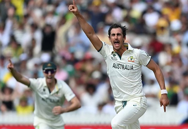 anmolr14's tweet image. Dream bowling figure on his 100th test match by Mitchell Starc, WI all out just on 27, Starc destroy the top order of WI 7.3-4-9-6 🥶
Superb hat-trick by Scott Boland 👏
ICC should stop to play the Test Cricket for West Indies, they don't deserve to play. #WIvAUS #MitchellStarc
