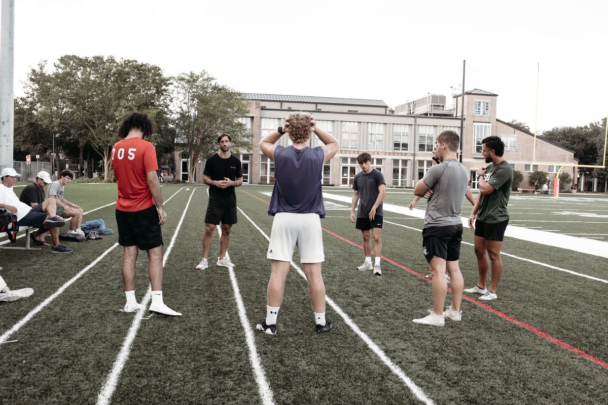 tgrussolino's tweet image. These guys came to work!! Another great group training session in the books. Love watching these young men learn, compete, and build relationships. Let's keep it going fellas! 💪🏼💪🏼
If you're interested in attending our next session, shoot me a message!
#Kicker #Punter…