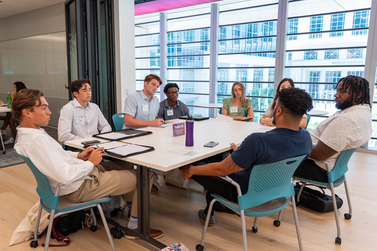 Pitt_TF_XC's tweet image. Anna at the ACC Career Trek 💼
@annacohen_ took part in the 2025 @theACC Career Trek where she was able to explore career paths, network with professionals and gain a behind the scenes look into the workforce. Way to go Anna!