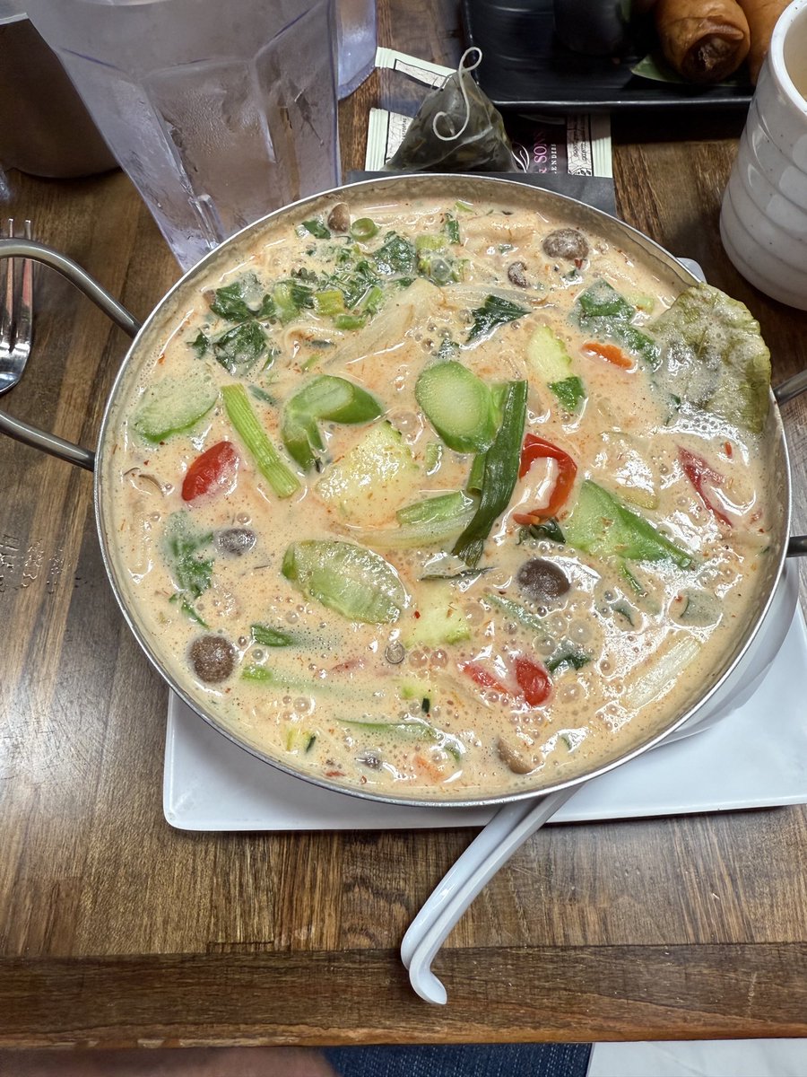 TheRealWBG's tweet image. This is so good! Tom Kha from @lethaivegas right across the street from @ElCortezLV