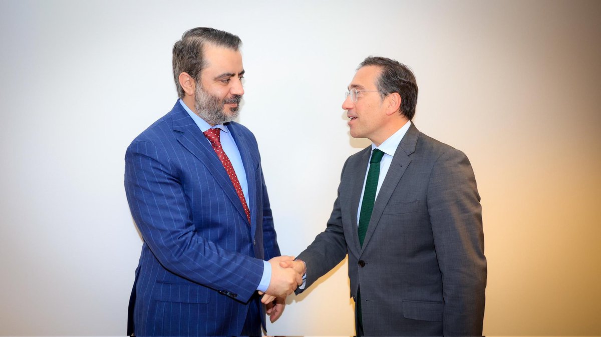 syrianmofaex's tweet image. اجتمع وزير الخارجية والمغتربين السيد أسعد حسن الشيباني مع نظيره الإسباني السيد خوسيه مانويل ألباريس، في مدينة بروكسل على هامش اجتماع الاتحاد من أجل المتوسط، وبحث الوزيران خلال اللقاء سبل تعزيز التعاون بين الجمهورية العربية السورية ومملكة إسبانيا في المجالات المختلفة.