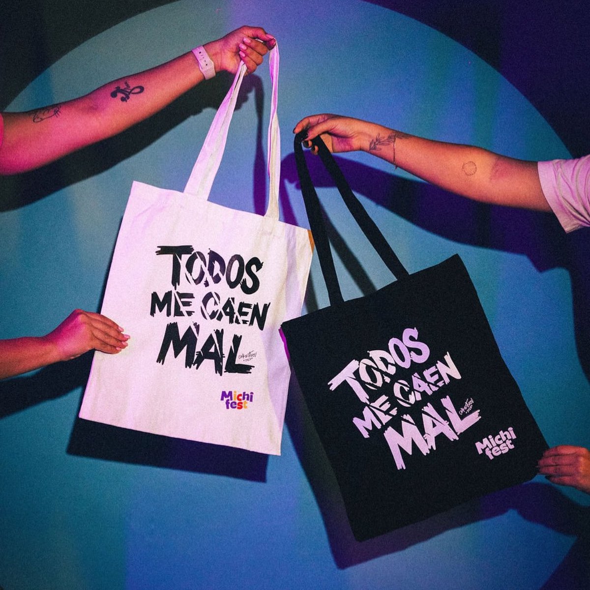 cokastar's tweet image. ADIVINEN BANDAAAAAAA 🤙🏼☺️
Ya está en pre-venta el merch del MICHI-FEST 2025 🥰🤗 diseñado por su servidora! 🤭🤭
Corraaaan a instagram.com/michifestpanama y no se queden sin su tote o su tshirt 🥰😇