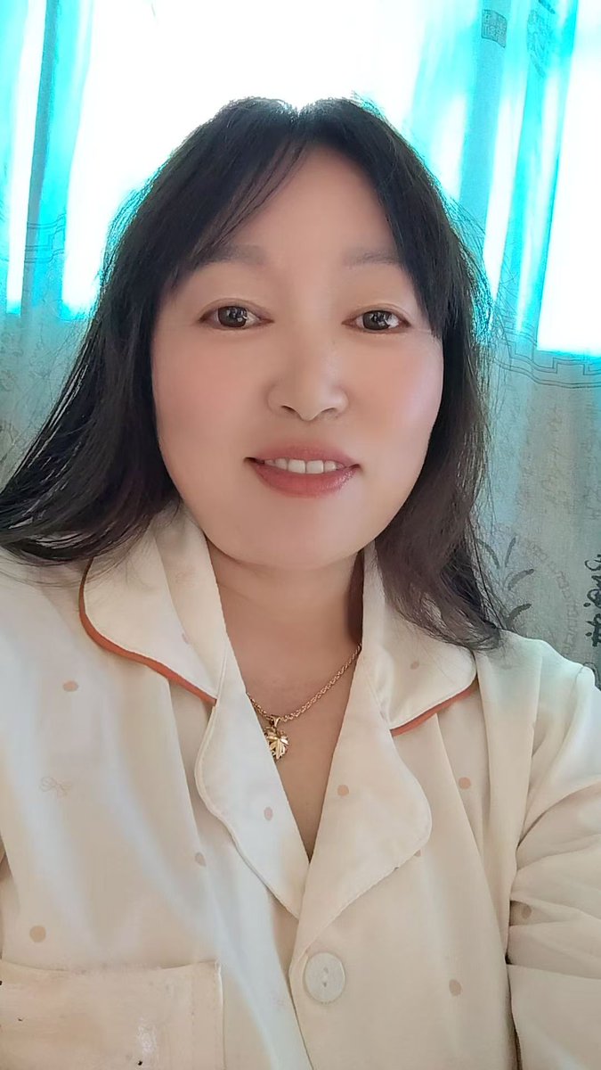 Wangluyu2004's tweet photo. @mingqiao234 我妈想裸聊 https://t.co/KIfu4oCP18