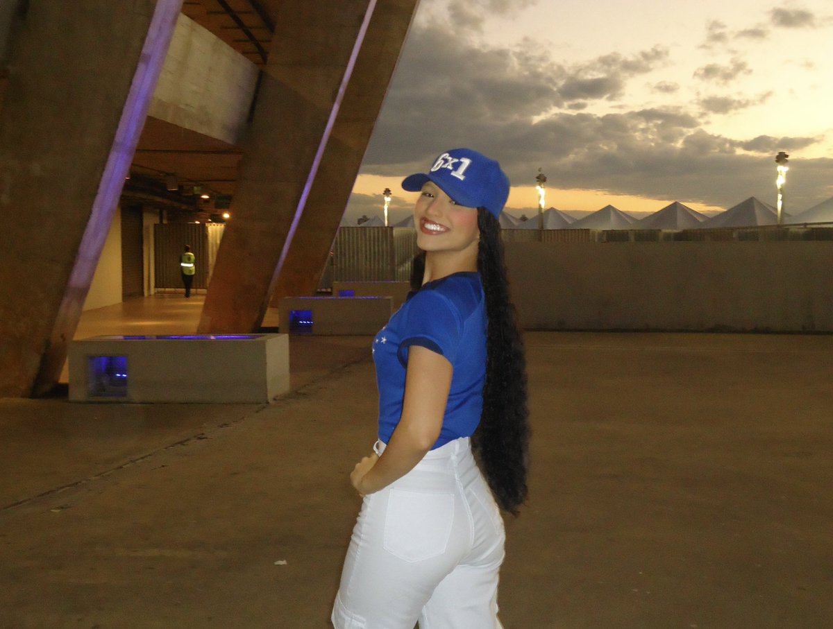 Isabelacec_'s tweet photo. 13° Rodada do Brasileirão | Cruzeiro 4x1
Grêmio
Ontem, 13/07/2025, realizei meu sonho de criança.
Estou em êxtase e não consigo nem descrever a sensação que foi viver essa noite mágica, um dos melhores dias da minha
vida.
Não é segredo pra ninguém o quanto eu vivo e respiro esse https://t.co/k2xajABXIt
