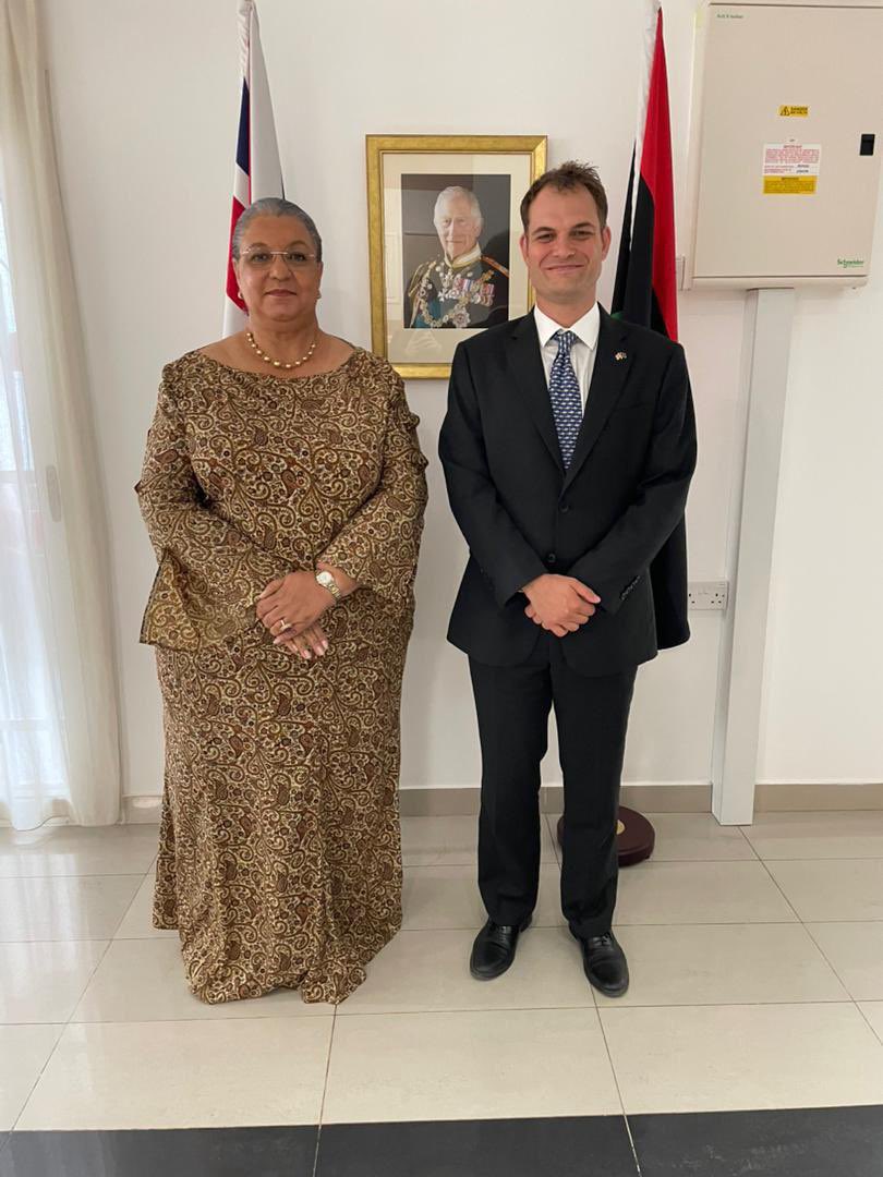 To wrap up Day 1 in #Tripoli, Minister <a href="/HFalconerMP/">Hamish Falconer MP</a> met SRSG Hanna Tetteh.

He reaffirmed UK support for <a href="/UNSMILibya/">UNSMIL</a> and the 🇺🇳-led
political process, and stressed the UK's commitment to working with international partners to help drive coordination and momentum.
