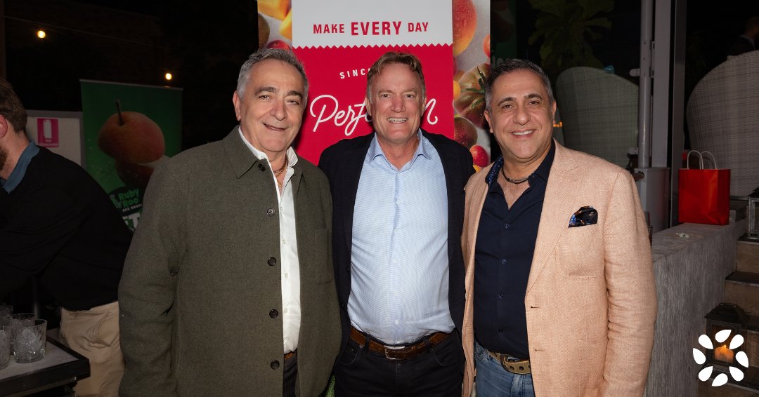 ifpa_anz's tweet image. A big night at the IFPA ANZ Member Networking Event at #HortCon25 — over 350 VIPs, the launch of Seeka’s new Ruby Roo red-skinned nashi, and cocktails courtesy of Perfection Fresh. 🍐🍸 Cheers to fresh ideas and fresh connections! #RubyRoo #FreshProduce #Seeka #IFPAANZ
