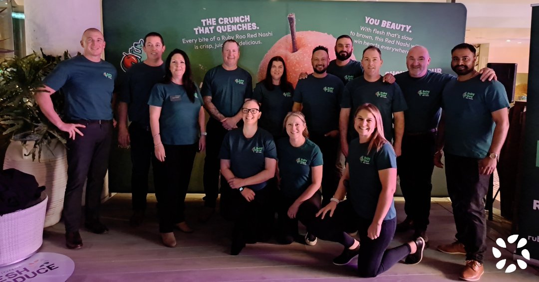 ifpa_anz's tweet image. A big night at the IFPA ANZ Member Networking Event at #HortCon25 — over 350 VIPs, the launch of Seeka’s new Ruby Roo red-skinned nashi, and cocktails courtesy of Perfection Fresh. 🍐🍸 Cheers to fresh ideas and fresh connections! #RubyRoo #FreshProduce #Seeka #IFPAANZ