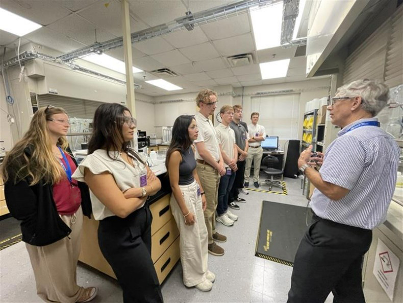 SRNLab's tweet image. SRNL recently hosted 25 undergrads, grads and faculty from the University of South Carolina Research Experiences for Undergraduate program, primarily chemical engineering, chemistry and physics majors. SRNL was an obvious site choice for this STEM cohort.