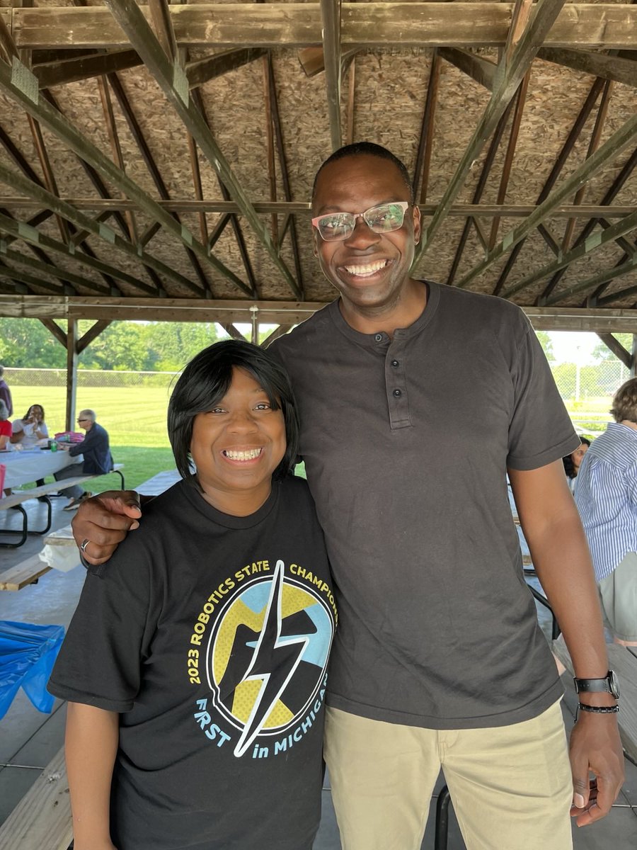 garlin's tweet image. Mid-Michigan knows what it takes to win tough elections and fight for our values. Thankful to the Genesee County Dems and @JasperRMartus for hosting a fun picnic last week. Together we can build a Michigan where everyone can succeed.