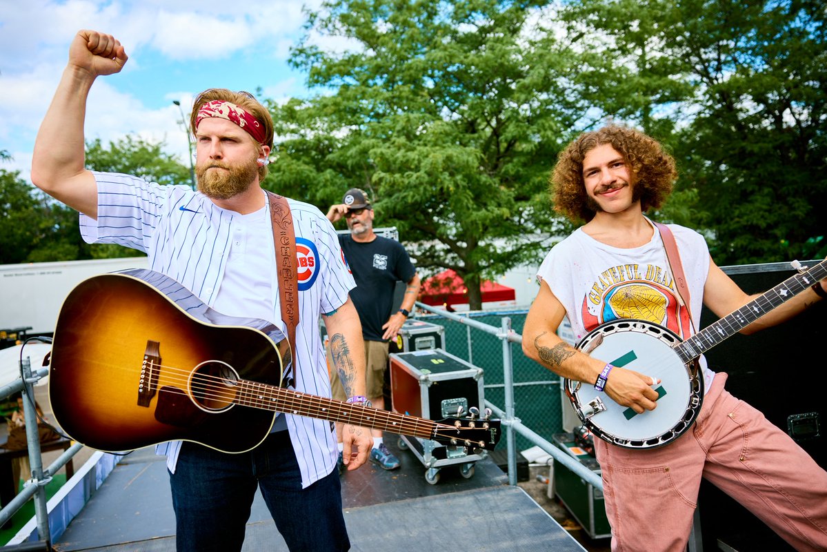 CharlesWesleyG's tweet image. Hell of a time at the @WindyCitySmoke Y’all were tough hanging with us through that hottest part of the day! Appreciate y’all so much! See you again soon Chicago!
📸 @equirk