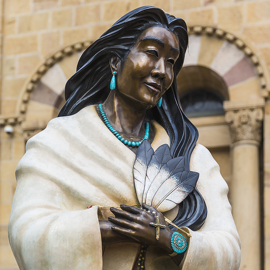 CatholicRelief's tweet image. Today, we embrace the #legacy of St. Kateri Tekakwitha and #pray that the ways we care for creation will honor God. Learn more about this incredible woman here: brnw.ch/21wTRgB.
Artwork courtesy of Creative Commons: creativecommons.org/licenses/by-sa…
#FeastDay #Saint
