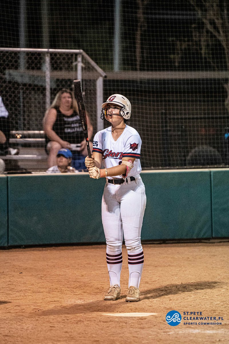 GloryGuy99's tweet photo. The Glory Girl from “my kind of town” and my hometown (Chicago) will be missed. It was a pleasure being part of @r_izenstark’s softball journey and helping her find her way — now off to @BinghamtonSOFT. Reese is real student of the game, a terrific teammate and a special person. Now go do more great things, 8!! @VAGloryFP #Team14 #WeLove