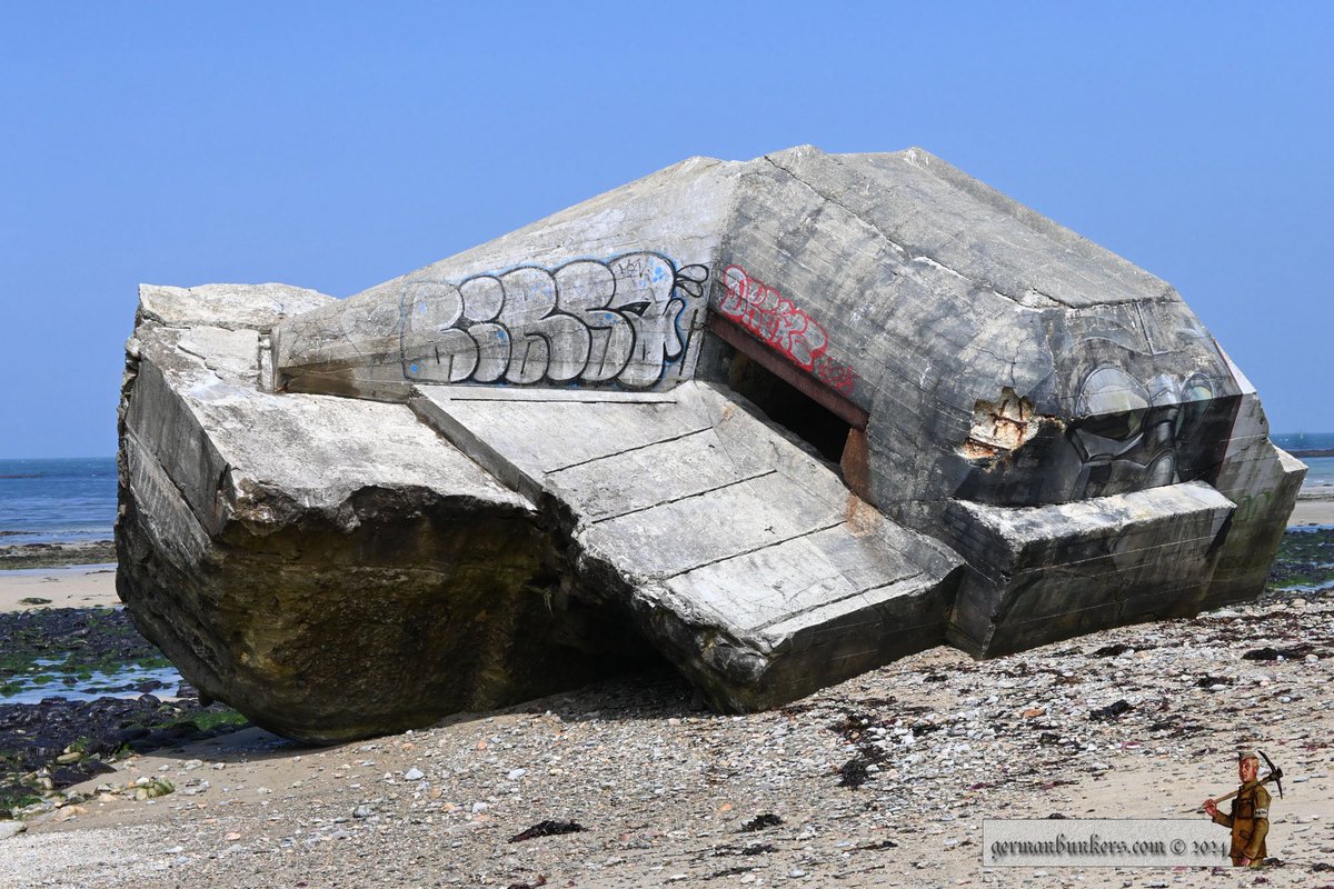 germanbunkers's tweet image. This is WN 227 Landemer situated on the western approaches to Cherbourg and within close proximity to MKB Landemer. On the beach here you will find two 667 type bunkers and one Tobruk. Buried in the field behind the beach are a 607 and 622 type bunkers. #WW2