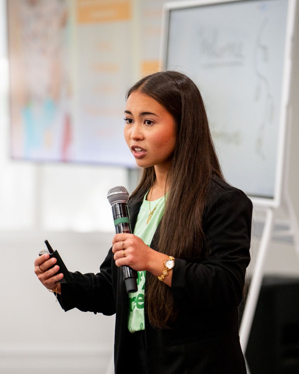 GCFoundation10X's tweet image. 12 young women. $12,500 in seed funding. One unforgettable day at 10X HQ.
We hosted a Shark Tank-style pitch competition with Seeds of Fortune, helping the next generation of entrepreneurs take their businesses to the next level. ✨
Together, we’re funding the future.