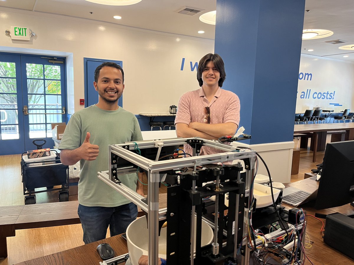 draper_u's tweet image. Our very own Hero Training Graduates are cooking up some amazing ROI in the Draper University kitchen!

Exciting road ahead for founder @sangam_chapagai and his startup @cheforgeai Demo Day finalist 🧑‍🍳 🚀