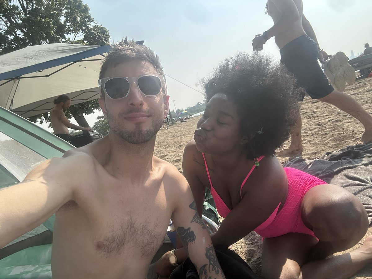 austxxstone's tweet photo. Beachtime https://t.co/xwkPIytQmn