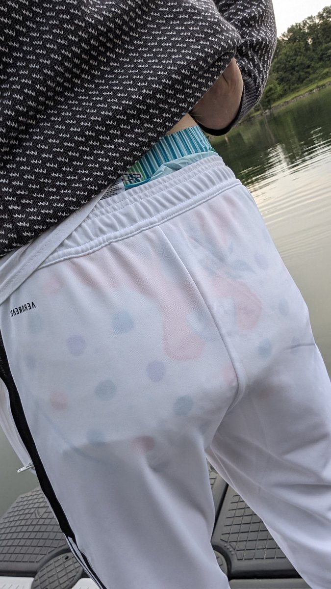 tbdlnrw's tweet photo. Guess who went for a swim in just his Kiddo diaper (hihi me :)). I really enjoyed it and changed right into my next diaper. 🩲🐬🚼 
I hope you like it. 💖
Reposts are appreciated 🔥
 #abdl #tbdl #abdlgermany #diaperboy #diaperlover #tbdlboy #abdlboy https://t.co/sG0ETk3v82