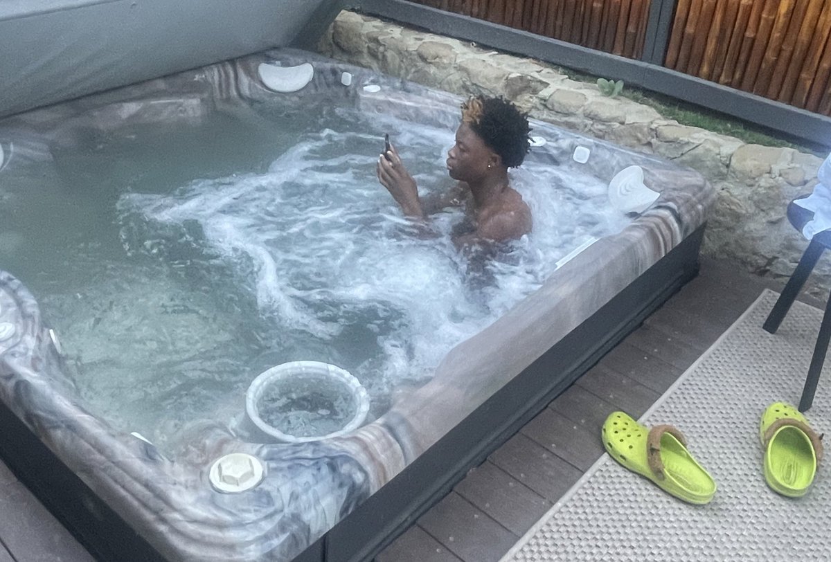 JeremiahM_23's tweet image. Work hard, Play hard…but gotta take care of my body…fall camp is around the corner big sophomore year loading! 🔒🙅🏾♂️