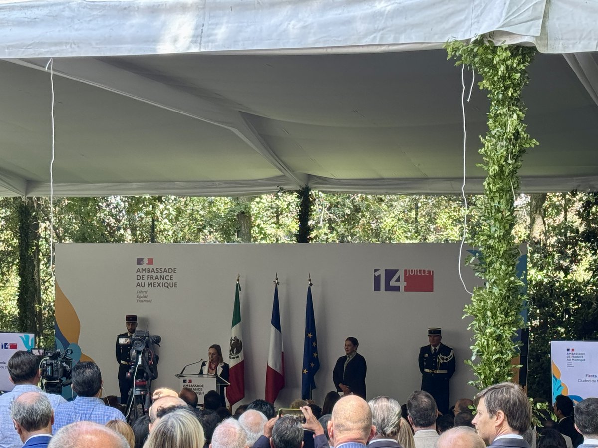 Québec en México (@quebecmx) on Twitter photo <a href="/QuebecMX/">Québec en México</a> tuvo el honor de participar en la celebración del 14 de julio, organizada por <a href="/FranciaenMexico/">Embajada de Francia en México 🇲🇽</a>. Un valioso espacio para destacar los lazos históricos y profundos que nos unen con Francia.🇫🇷🇲🇽⚜️
Agradecemos cordialmente a la Embajada y a la Sra. <a href="/delphborione/">Delphine Borione</a>. <a href="/QuebecMX/">Québec en México</a> tuvo el honor de participar en la celebración del 14 de julio, organizada por <a href="/FranciaenMexico/">Embajada de Francia en México 🇲🇽</a>. Un valioso espacio para destacar los lazos históricos y profundos que nos unen con Francia.🇫🇷🇲🇽⚜️
Agradecemos cordialmente a la Embajada y a la Sra. <a href="/delphborione/">Delphine Borione</a>.