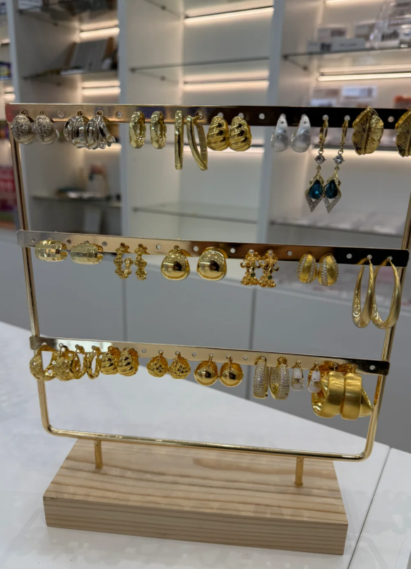 Victoria235607's tweet photo. Shopping is one of my many hobbies. https://t.co/g7hlD5aRdn