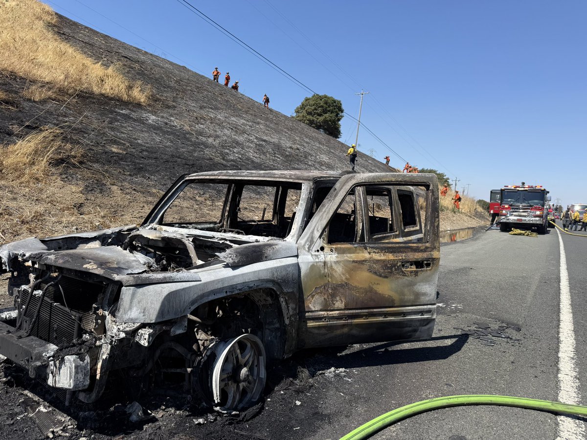 CALFIRELNU's tweet photo. #TopFire UPDATE: Better mapping shows the vegetation fire off I-80 just south of Red Top Road in Cordelia burned 2.05 acres and it is now 80 percent contained.
CAL FIRE responded with the @Fairfieldfire, Benicia Fire Department, City of Suisun Fire Department, the Napa County Fire Department and the Southern Marin Fire District.