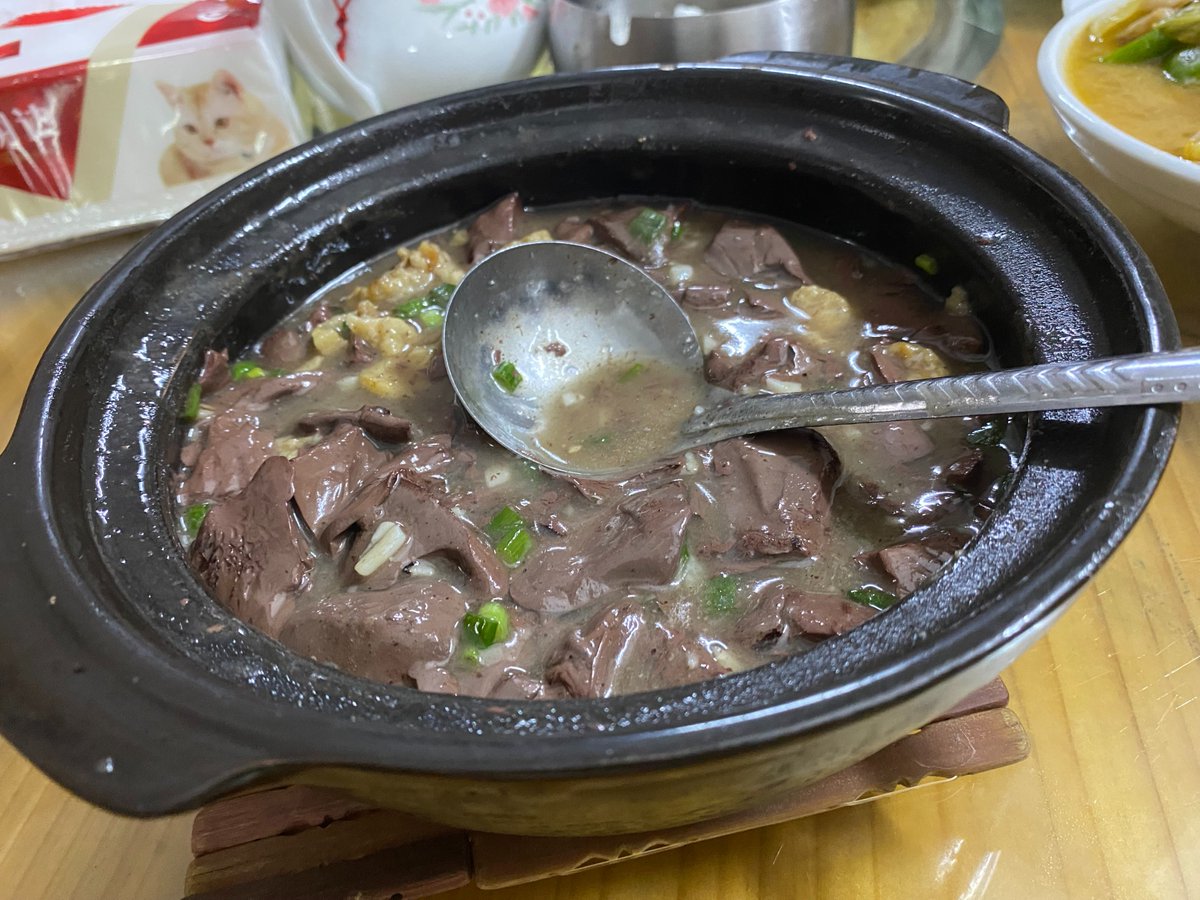 ある日の梅州。夜は客家料理をご馳走になる！これまで食べてきた客家料理とはまた違った、味わい深い料理が並ぶ！