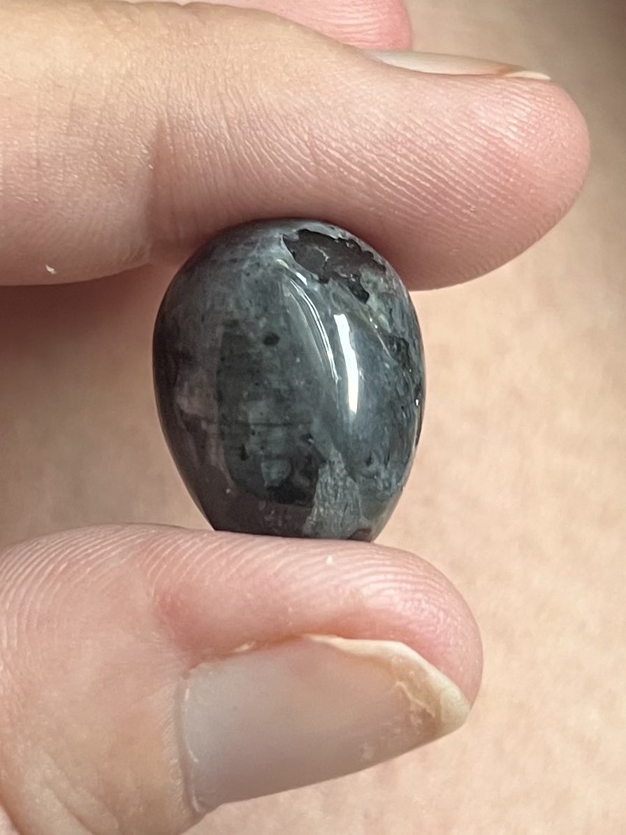 Q23HQMVP's tweet photo. Look close 👁️
This isn’t just a rock.
This is Larvikite — forged in ancient magma, cloaked in shadowlight.
A mirror to memory, a gate to protection.
Not your average crystal.
This one doesn’t glow for show — it remembers.
#WitchTok meet #StormCore.
#Larvikite #BlackMoonstone #CrystalMagic #StoneOfAncients #EnergyWork #GroundedMystic #ShadowWalker #WitchLife #MagickIsReal #CrystalsOfTikTok #CrystalHealing #MysticTools #SpiritualAwakening #CosmicKeys #WitchcraftCommunity