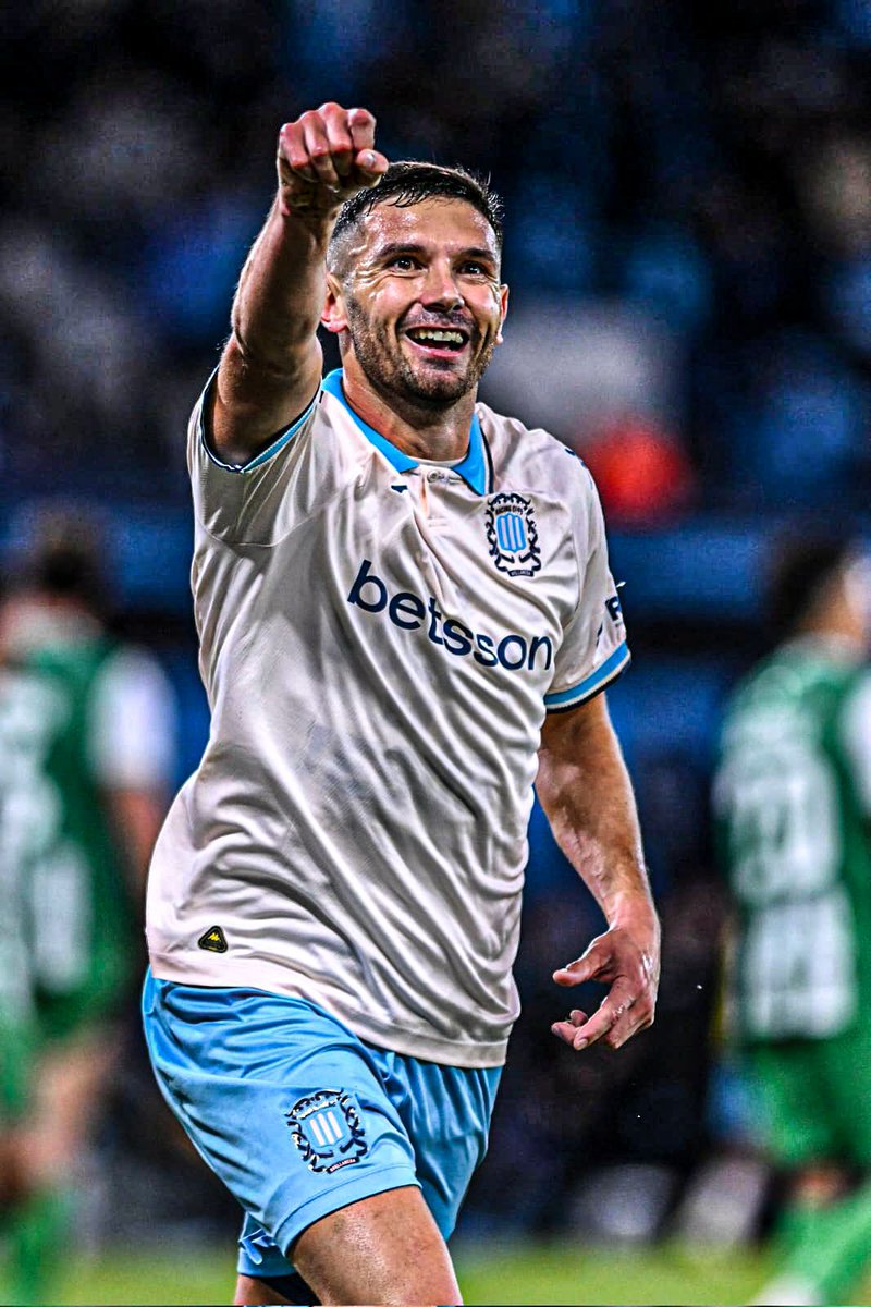 nic_racing's tweet photo. Gallardo no se pudo llevar a Maravilla?

Roja inexistente frente a San Martin por Copa Argentina 

Goles anulados por offside inchequeable

Penal en contra y gol anulado 

Es contra Maravilla por ser el mejor. Es contra nosotros porque saben que es nuestro as de espadas. https://t.co/RA80Px1lIa