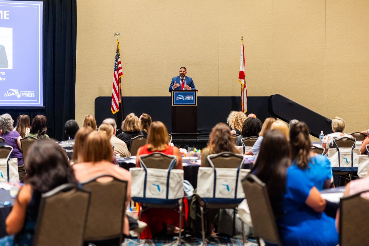 StasiKamoutsas's tweet image. It was great to kick off the Florida Teacher of the Year Roundtable with the 76 District Teachers of the Year! I look forward to elevating and celebrating our great teachers the rest of the week. #FLTOY2026
