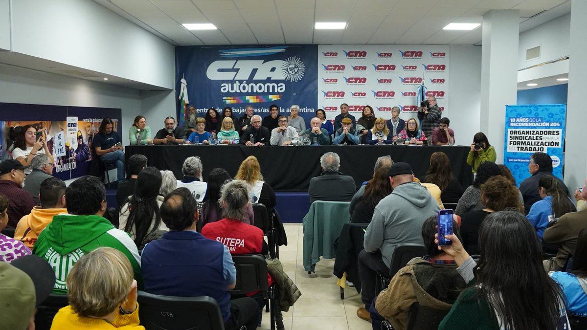 💪🏽 PLENARIO CONJUNTO DE LA <a href="/CTAAutonoma/">CTA Autónoma</a>  y la <a href="/CTAok/">CTA-T</a> 

Se aprobó un plan de lucha y un documento con 10 puntos URGENTES.

Unidad para derrotar el ajuste, la entrega y el saqueo de Milei.