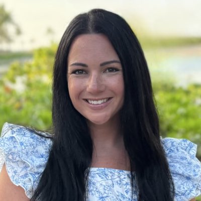 mango_kelsey's tweet image. #NewProfilePic from a few days ago in the Bahamas. Life was slower, the sun was warm, and the dirty bananas were chefs kiss 🍹. I think I have the post vacation blues. 😆