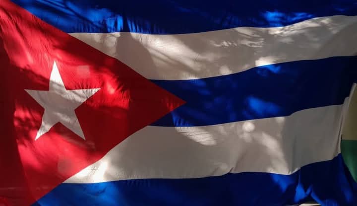 🗣️ En días de #AsambleaNacional nuestra bandera ondea desde lo alto más firme, linda y con la misma fuerza que nuestros diputados siguen apostando por un futuro mejor para nuestro pueblo 🇨🇺 #SanctiSpíritusEnMarcha #CubaEstáFirme #CubaLegisla
<a href="/AlexisLorente74/">Alexis Lorente Jiménez</a> <a href="/DeivyPrezMartn1/">Deivy Pérez Martín</a>