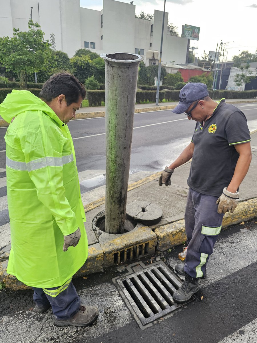 Pbn477933867871's tweet photo. Desasolve en calle Benvenuto Cellini cerca del No. 33 en Col. Mixcoac en @BJAlcaldia. Trabajando y previniendo encharcamiemtos e inundaciones en las calles de tu colonia. 
#TuConcejalenaccion 
#TuConcejalcercadeti https://t.co/I5w6rgGiaL