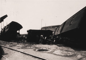 #undíacomohoy en 1915, después de que los carrancistas recuperan la Ciudad de México, en represalia, zapatistas asaltan y queman un tren de pasajeros en la estación Muñoz, cerca de Apizaco.