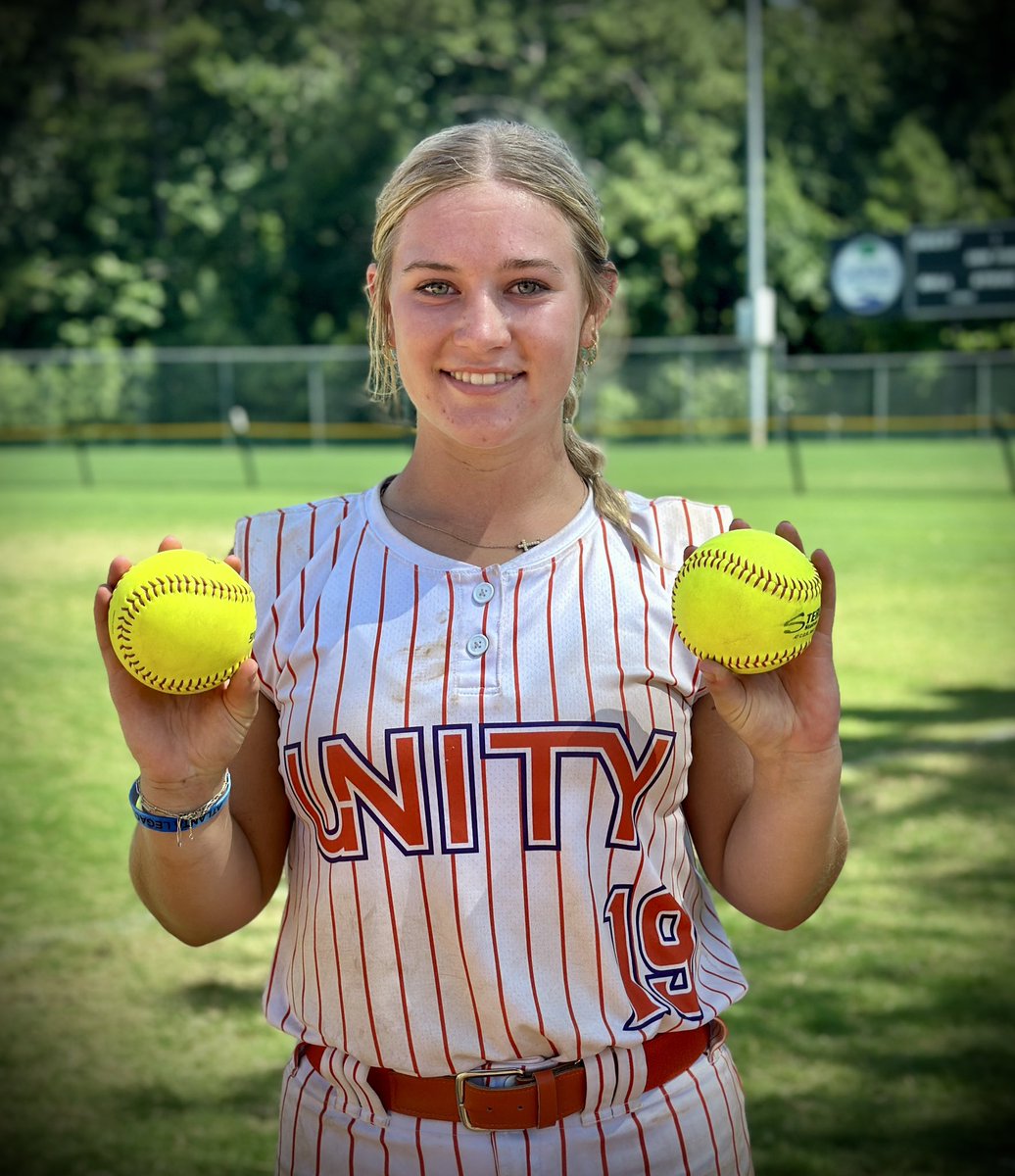 UnityRussel's tweet image. 🚀🚀Sky rockets in flight!!!🚀🚀 Congratulations to @HadleyLawson08 on her two blasts yesterday during bracket play. HR #2 was to send us to ITB!!! #CLUTCH Keep hammering, Hads!!! 
#UnityStrong #RaiseTheStandard @VAUnitySB @UnityCoachJosh @ExtraInningSB @los_stuff @LineDsoftball…