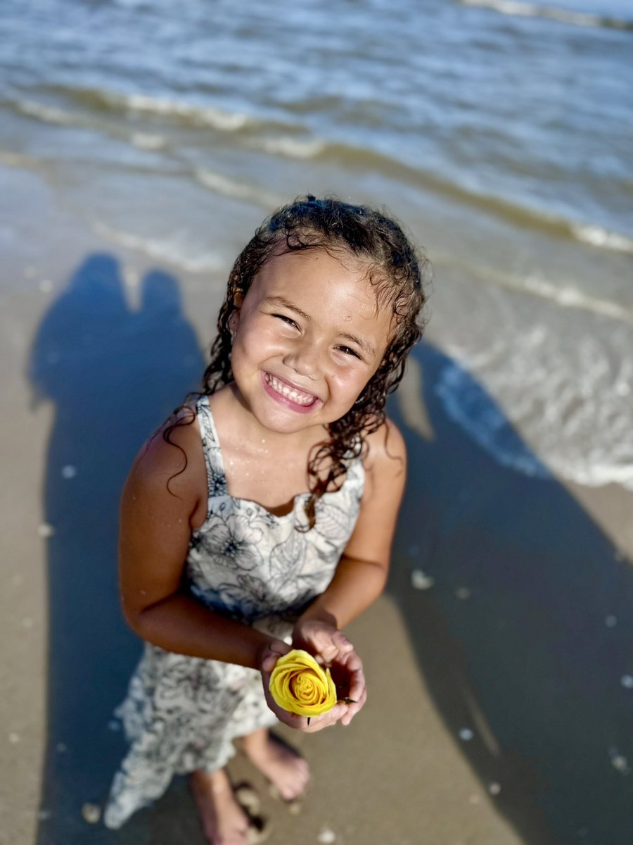 On Saturday, we gathered to spread my mom’s ashes at one of her favorite places, Matagorda Beach. The breeze, the waves, the sunset—it all felt like her. It was so beautiful! We’re deeply grateful for the friends and loved ones who joined us to celebrate her extraordinary life.