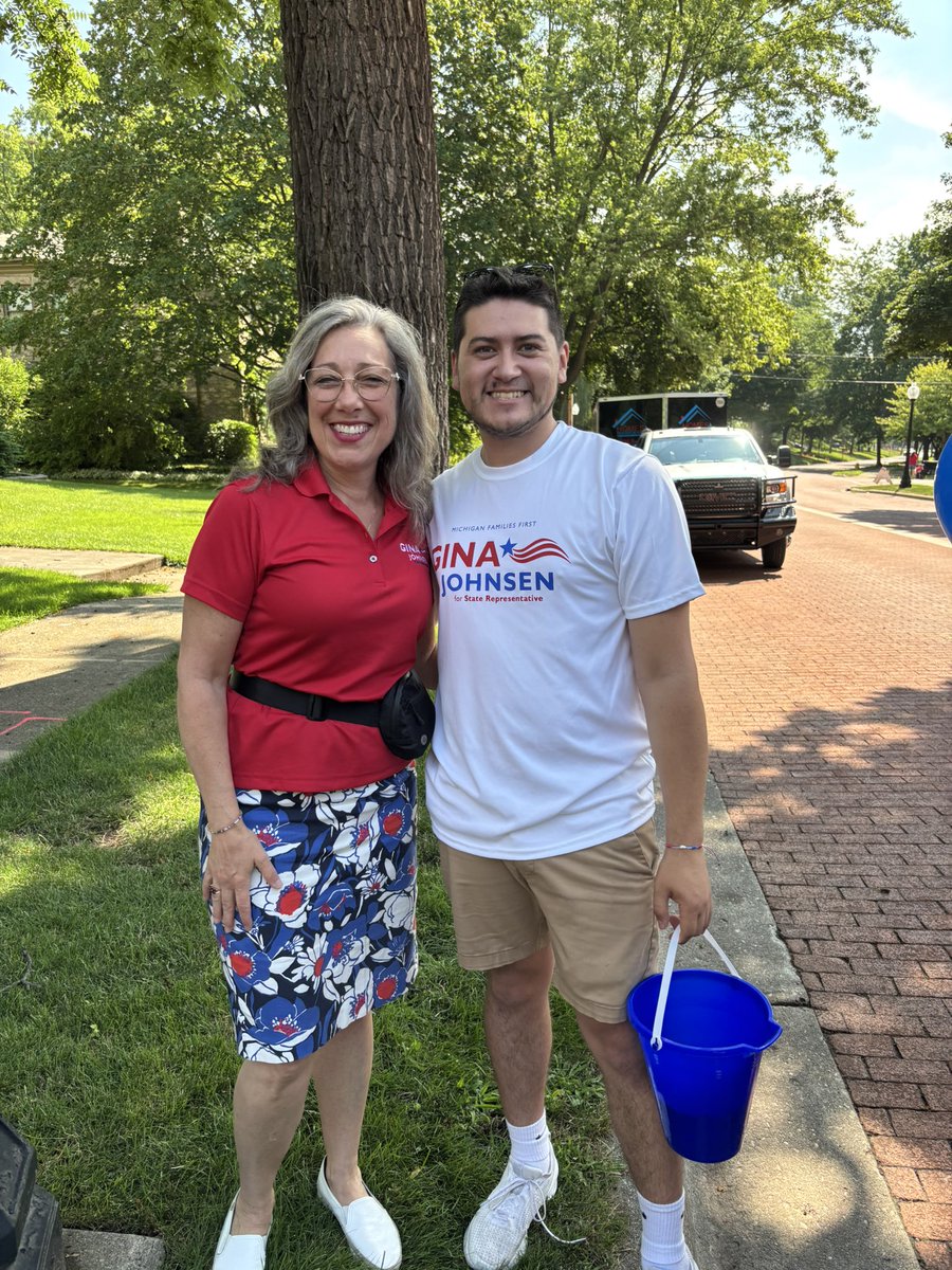 RealMiguelPilar's tweet image. Over the weekend, I had the pleasure of walking alongside State Rep. @GinaJohnsenMI in the Ionia Free Fair parade. 🇺🇸
After that, I made my way up to Muskegon for an engaging @LeadershipInst training with my good friend, @jaemerick.