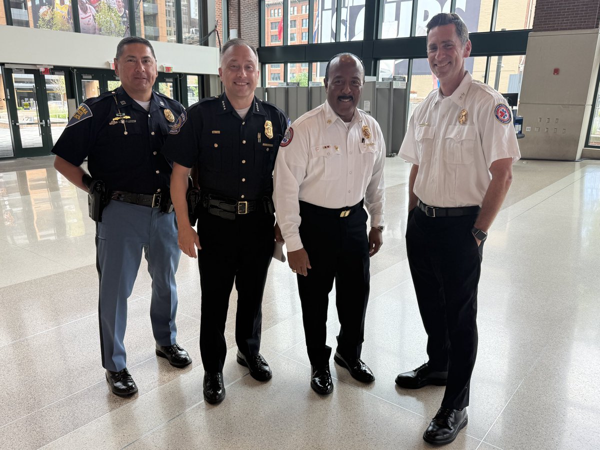 in a joint press conference with uber important safety messaging.  

We want this to be an enjoyable weekend for all our Hoosier residents and visitors coming to our state to enjoy some Hoosier hospitality.  #NowYouKnow #indianafever 🏀🔥