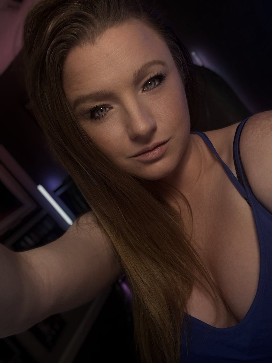 Live!! Twitch and soon TikTok links 👇 

Twitch.tv/rayrachel or TikTok.com/@rayrachel87