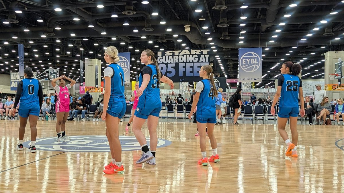 crva51's tweet image. Loved watching My girls @BrayleeVasa
@KenzliVasa
play together @TFNsRun4Roses!
@nebraskaphenom